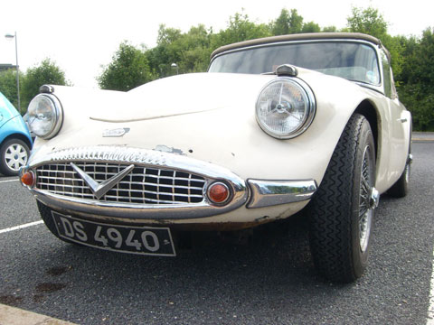 Daimler Dart con pneumatici Michelin 180HR15 XAS