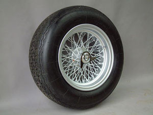 Ruote Borrani con Michelin XWX Ferrari 275 GTB