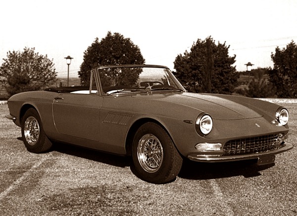 Ferrari 275 GTS on 205 R14 Pirelli Tyres