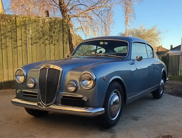 Lancia Aurelia 165 R400 Tyres - 165HR400 PIRELLI CINTURATO CA67