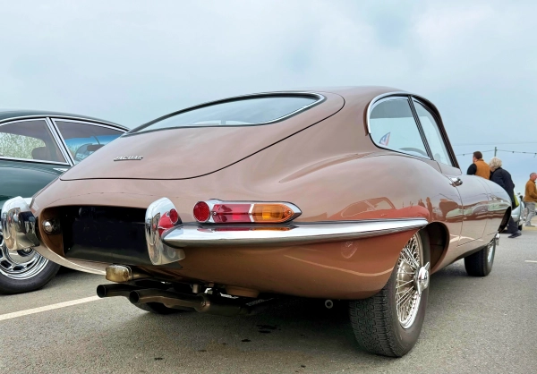 Click to enlarge E Type Jaguar on 185VR15 PIRELLI CINTURATO CA67 Tyres - Rear