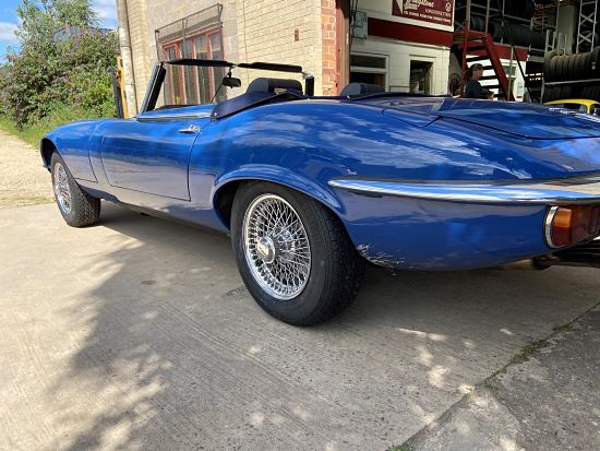 Jaguar on 205/70 r15 pirelli