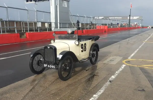 Click to enlarge 1924 Austin 7 'Chummy' Tyres