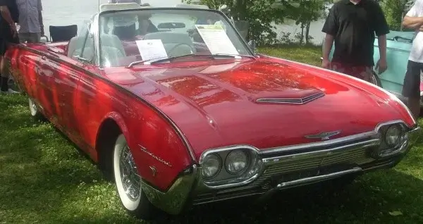 Click to enlarge Pneumatici Ford Thunderbird del 1961